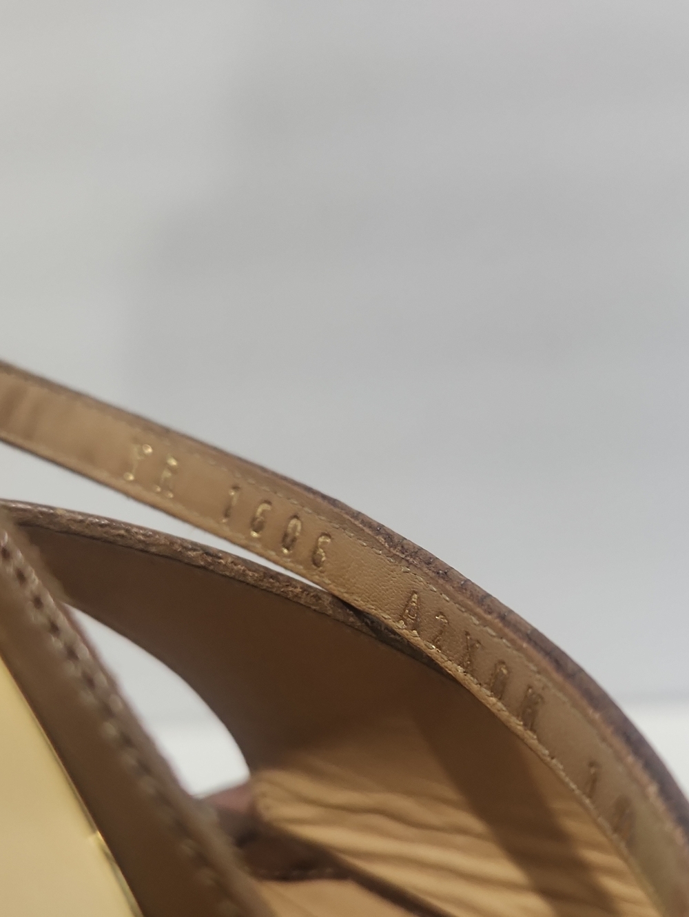 Salvatore Ferragamo Lizard Embossed Leather Heels - Picture 11 of 16